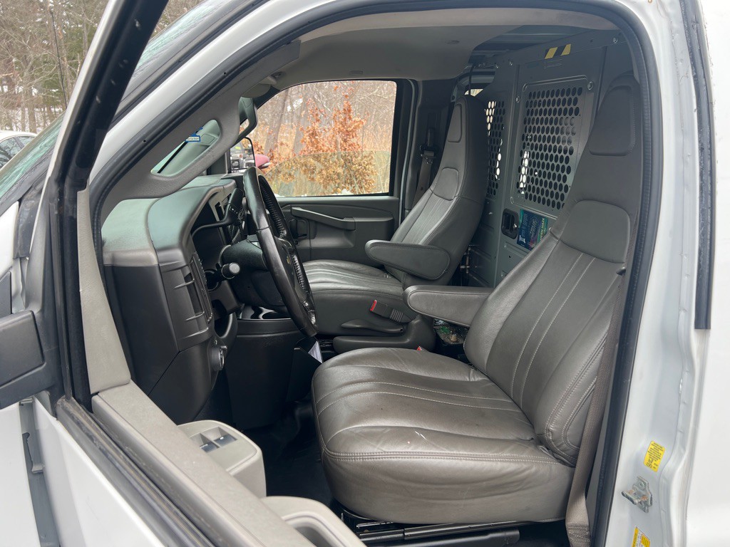 2019 Chevrolet Express Image 15