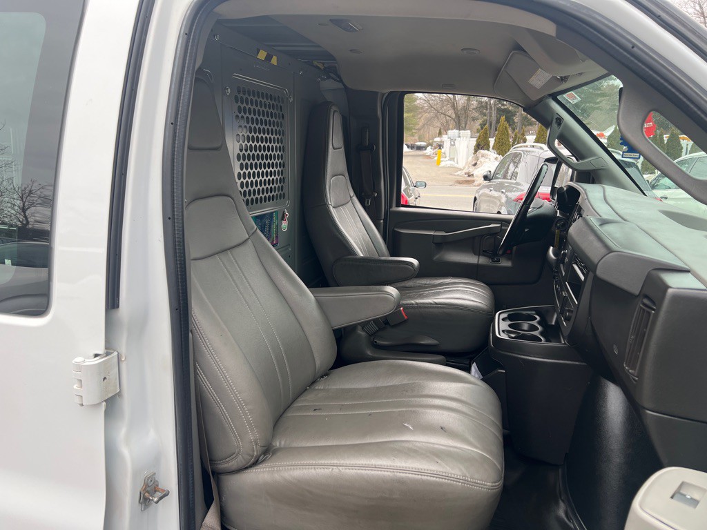 2019 Chevrolet Express Image 16