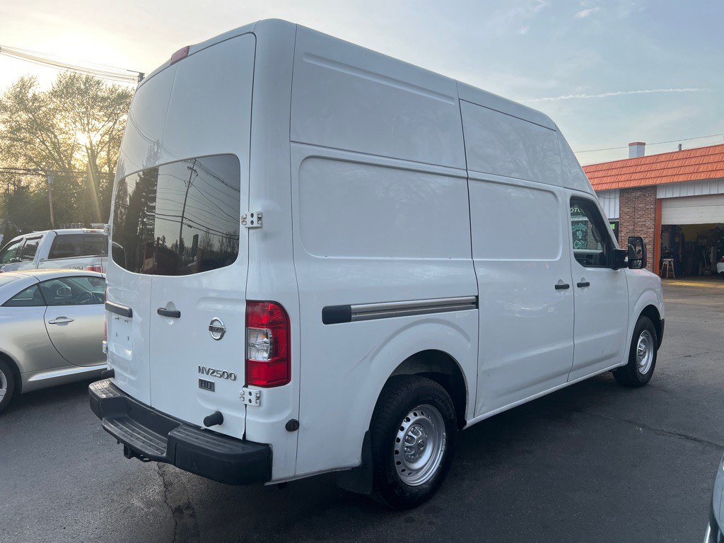 2015 Nissan NV Image 9