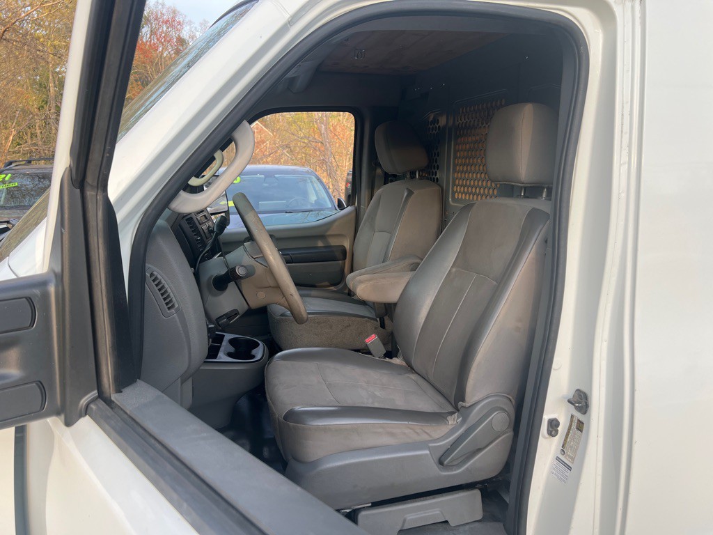 2015 Nissan NV Image 15