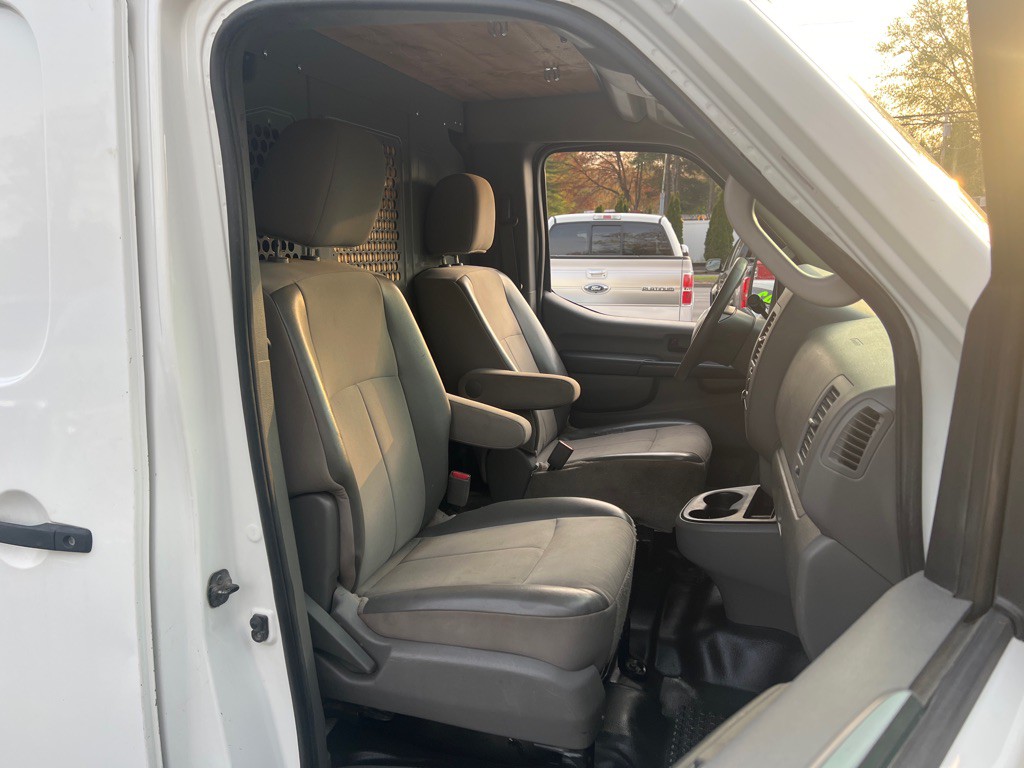 2015 Nissan NV Image 16