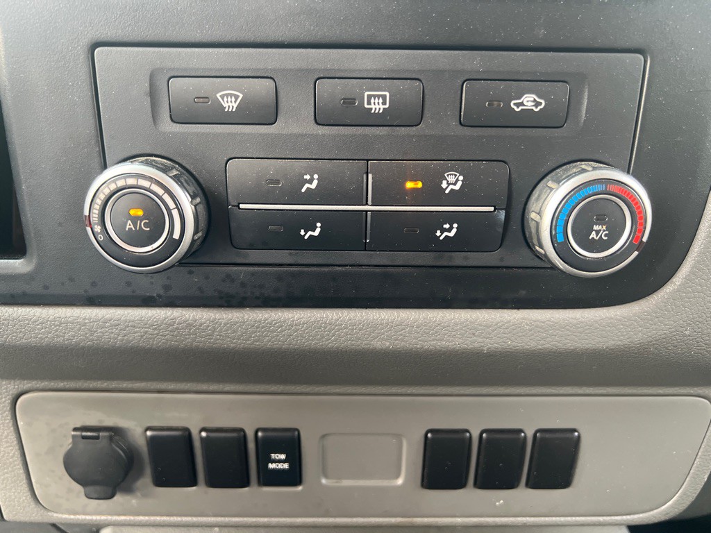 2015 Nissan NV Image 24