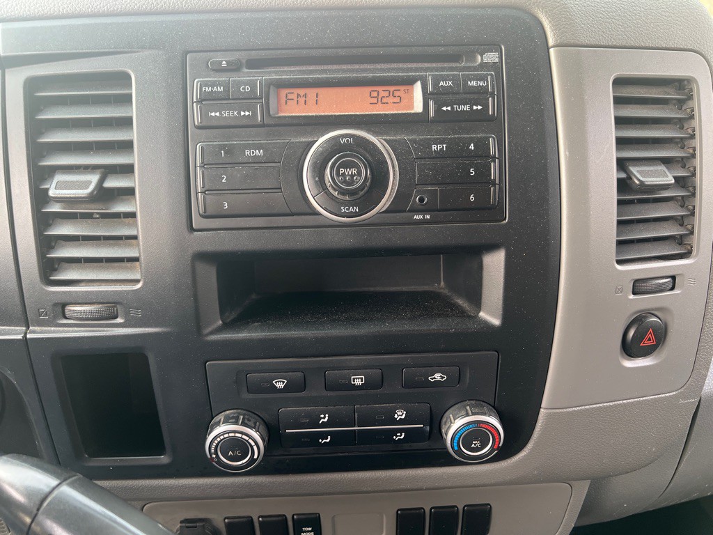 2015 Nissan NV Image 25