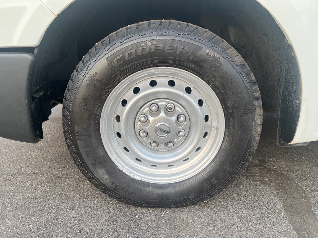 2015 Nissan NV Image 26