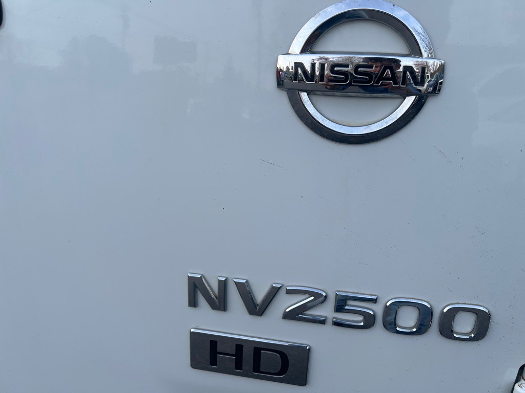 2015 Nissan NV Image 32