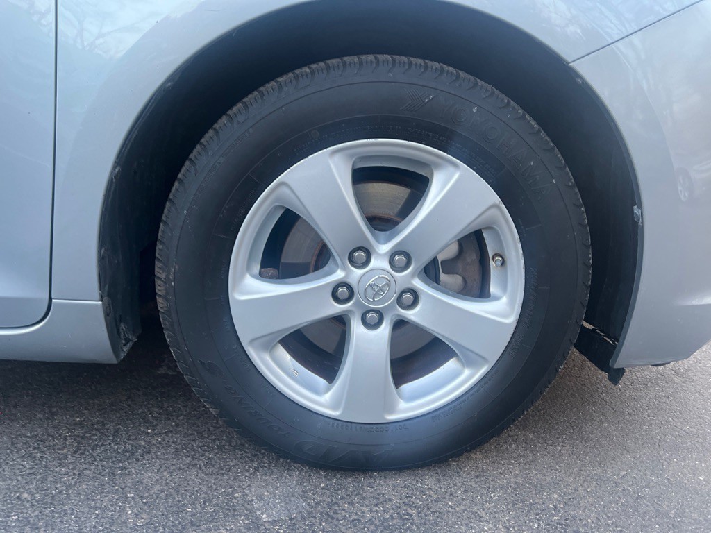 2014 Toyota Sienna Image 30