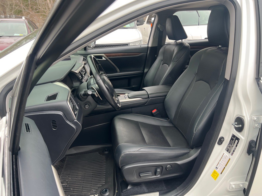 2022 Lexus RX 450h Image 16