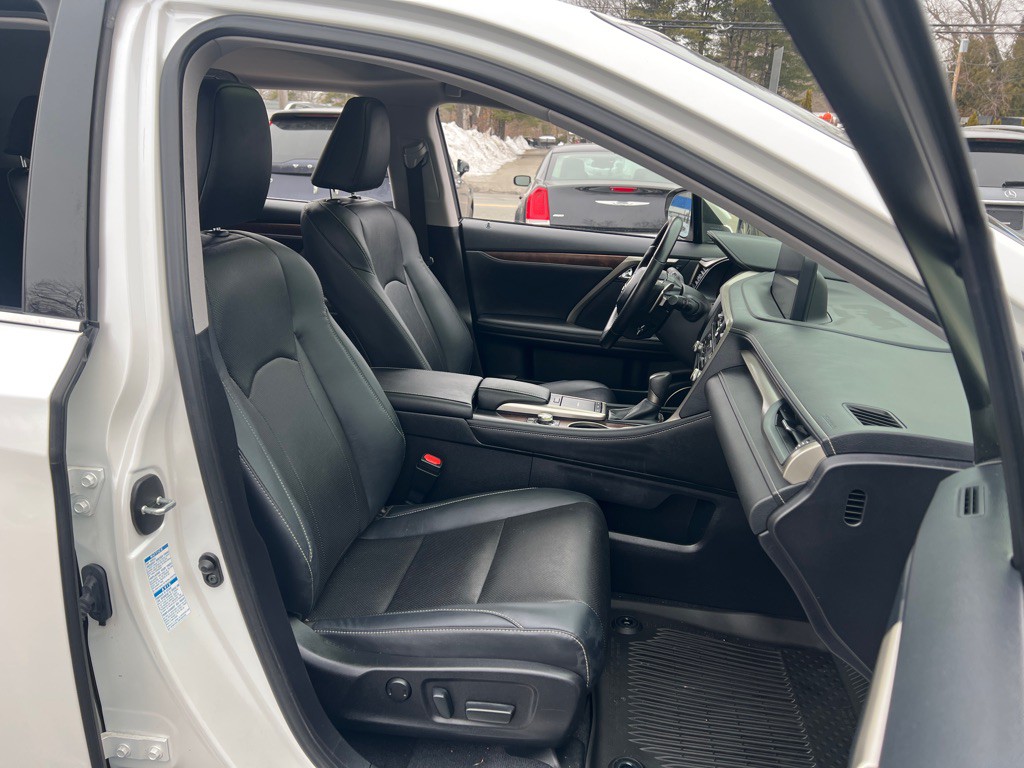 2022 Lexus RX 450h Image 19