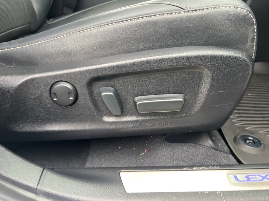 2022 Lexus RX 450h Image 40