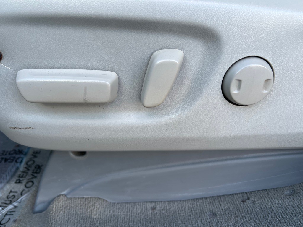 2014 Toyota Sienna Image 34
