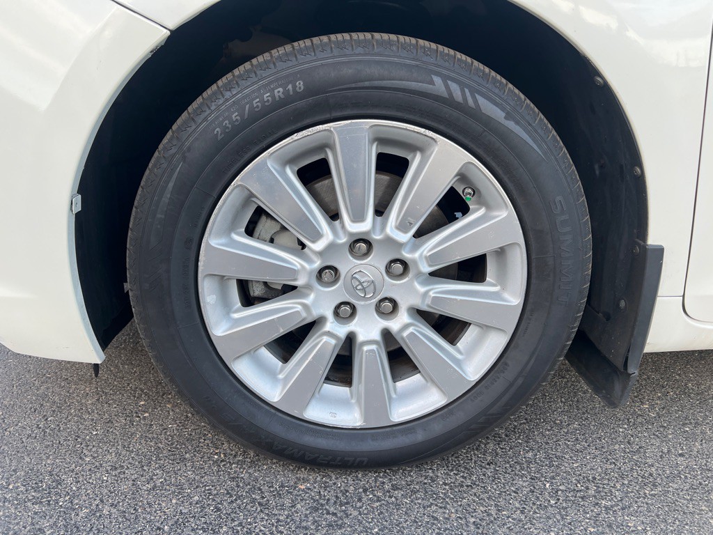 2014 Toyota Sienna Image 36