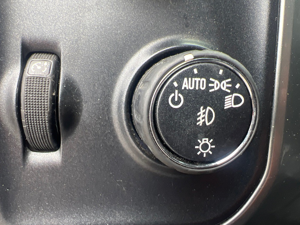 2015 Chevrolet Silverado 1500 Image 20