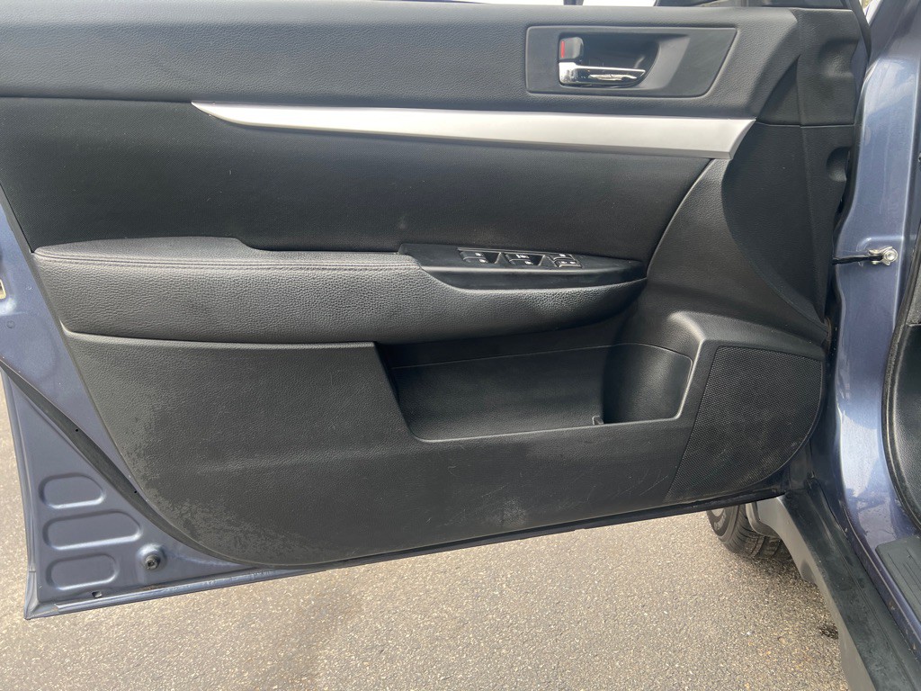2014 Subaru Outback Image 10