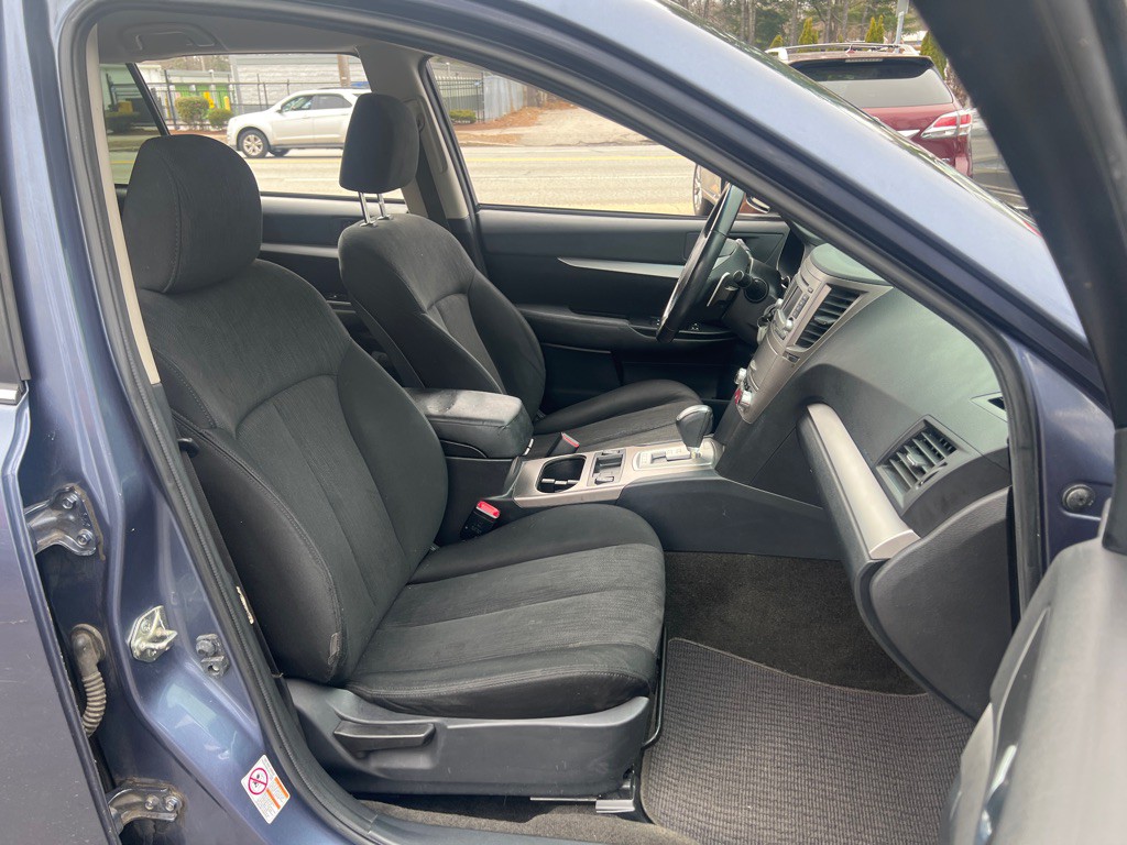 2014 Subaru Outback Image 16