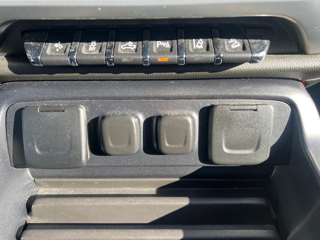 2015 GMC Sierra Image 32