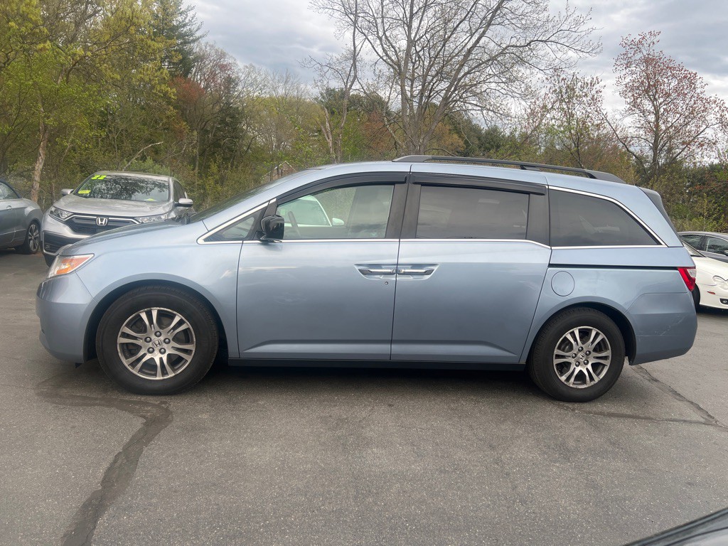 2012 Honda Odyssey Image 2