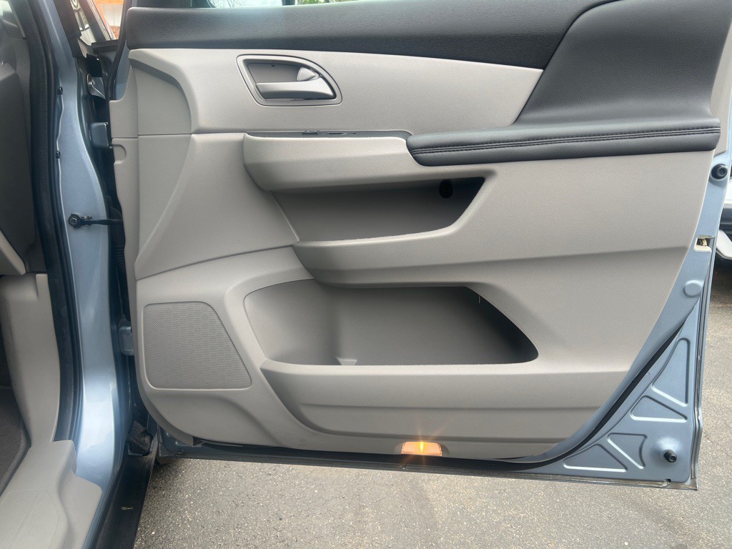 2012 Honda Odyssey Image 11