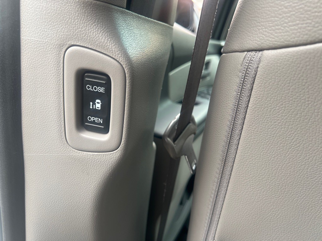 2012 Honda Odyssey Image 15