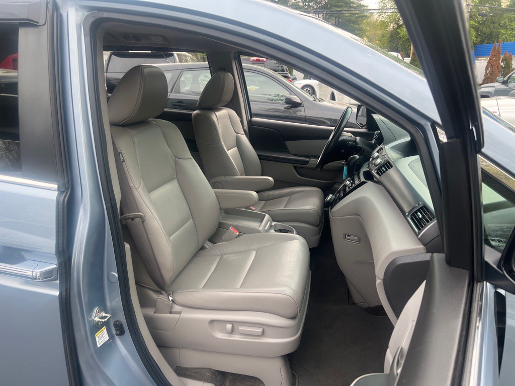 2012 Honda Odyssey Image 16