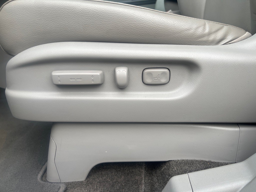 2012 Honda Odyssey Image 24