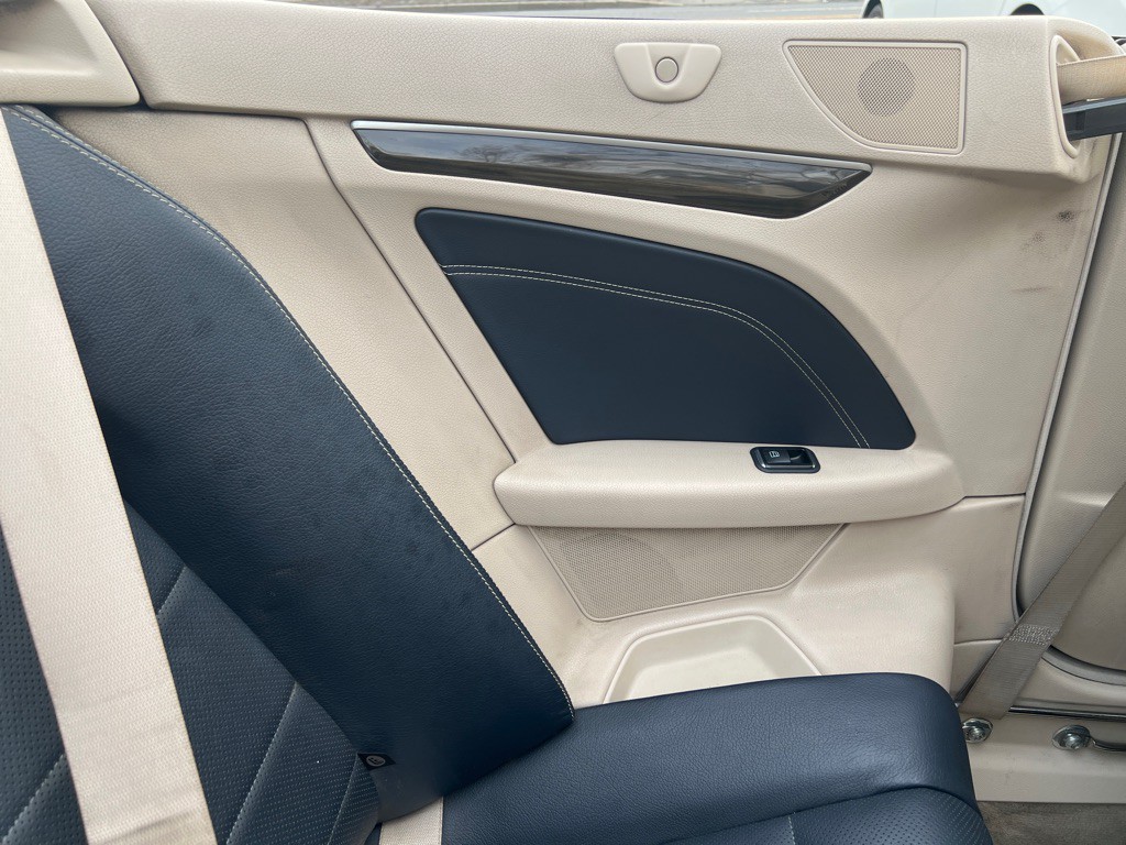 2016 Mercedes-Benz E-Class Image 10