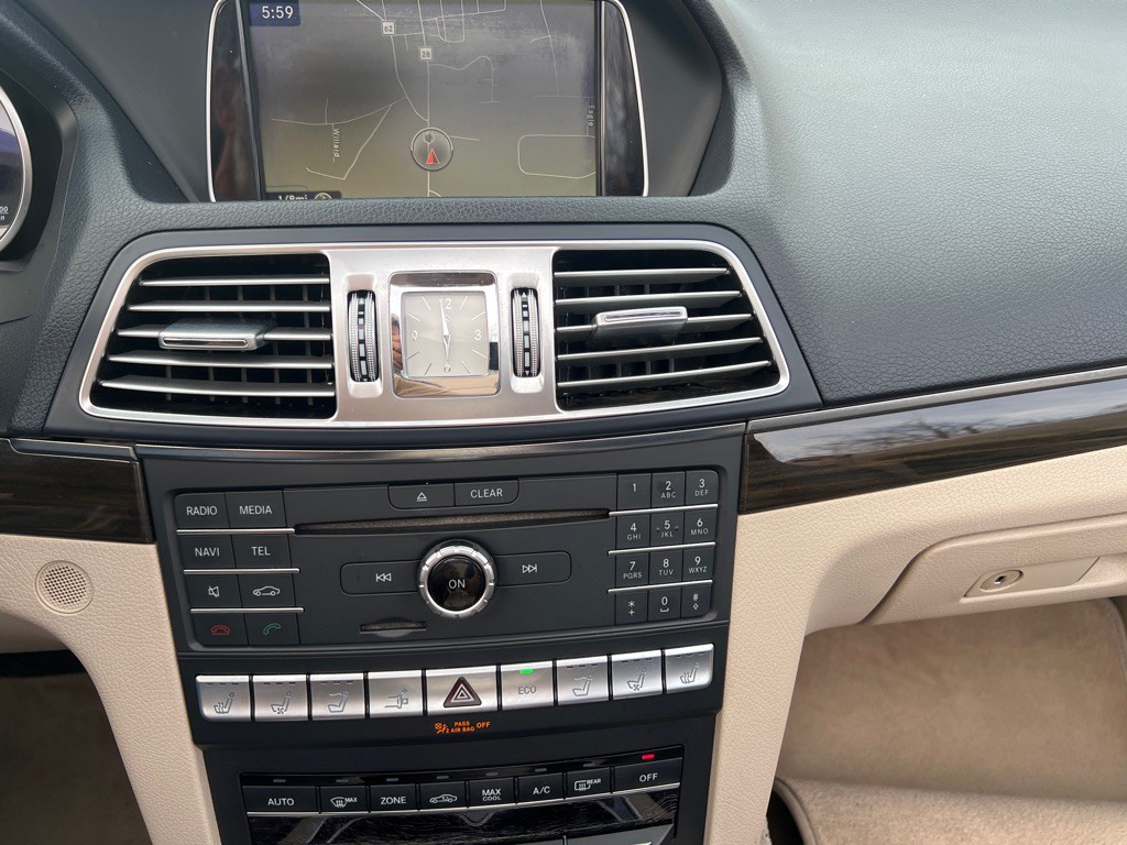 2016 Mercedes-Benz E-Class Image 28