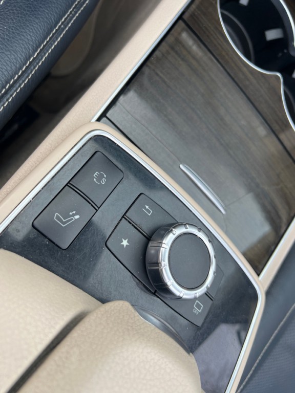 2016 Mercedes-Benz E-Class Image 29
