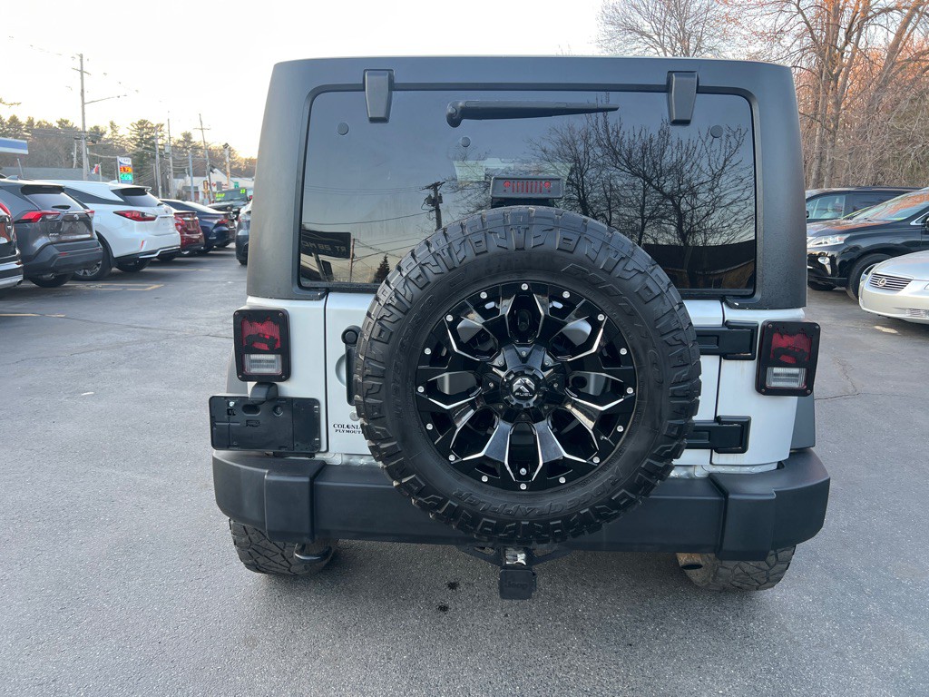 2011 Jeep Wrangler Unlimited Image 4