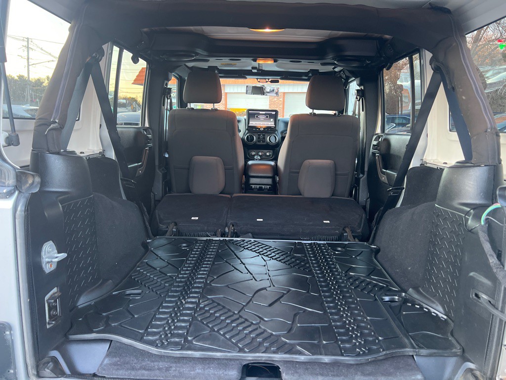 2011 Jeep Wrangler Unlimited Image 6