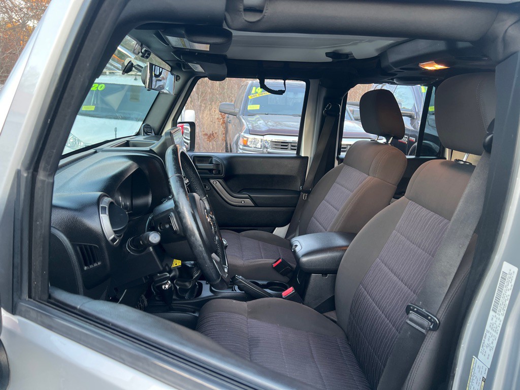 2011 Jeep Wrangler Unlimited Image 15