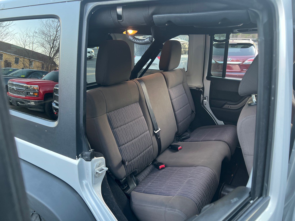 2011 Jeep Wrangler Unlimited Image 18