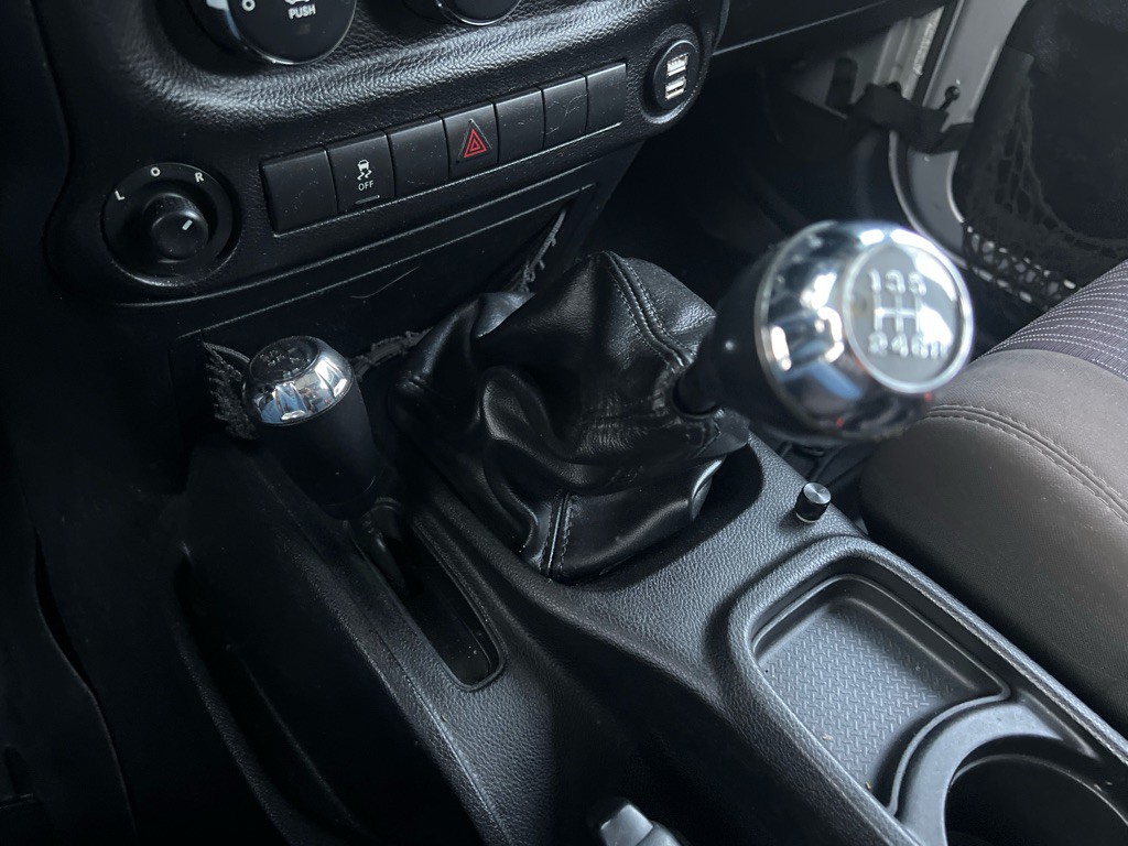 2011 Jeep Wrangler Unlimited Image 23