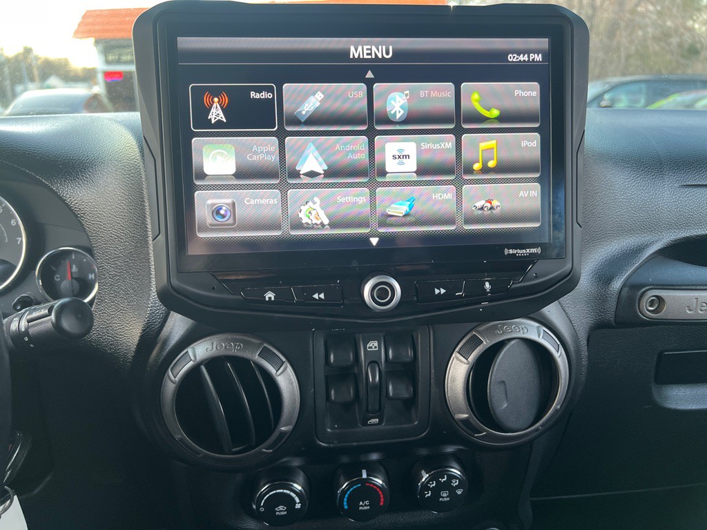 2011 Jeep Wrangler Unlimited Image 27