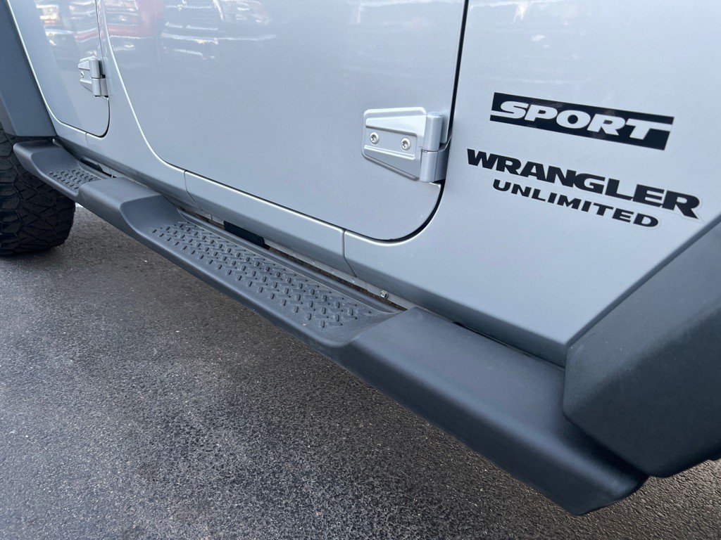 2011 Jeep Wrangler Unlimited Image 32