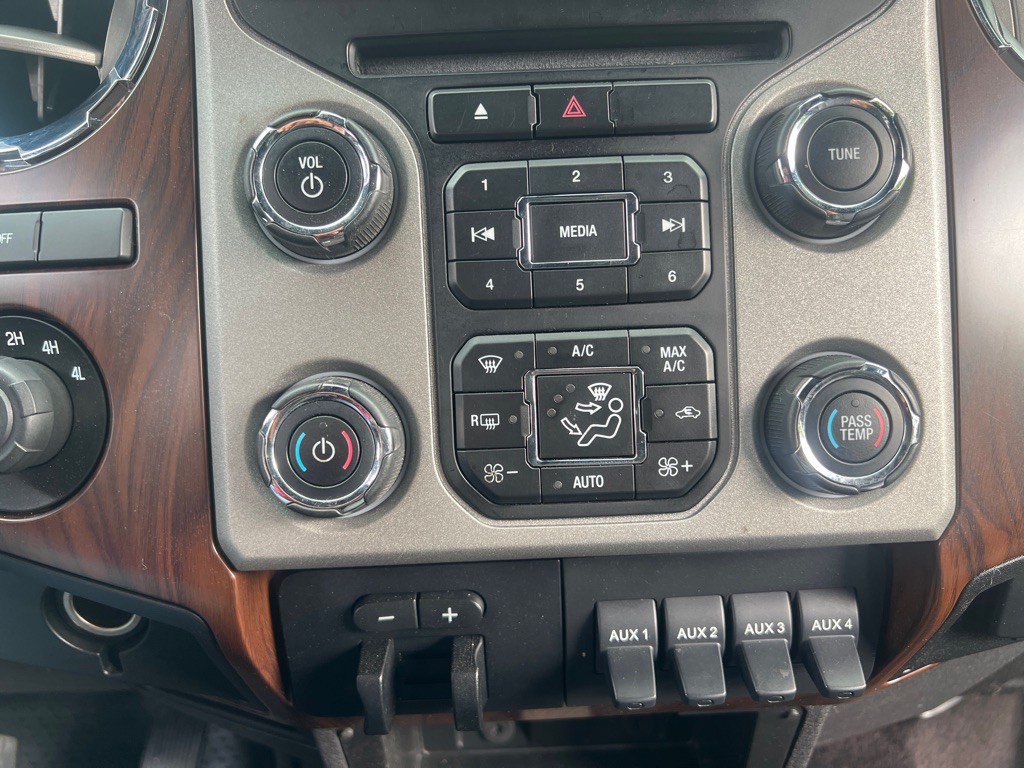 2014 Ford F-250 Image 25
