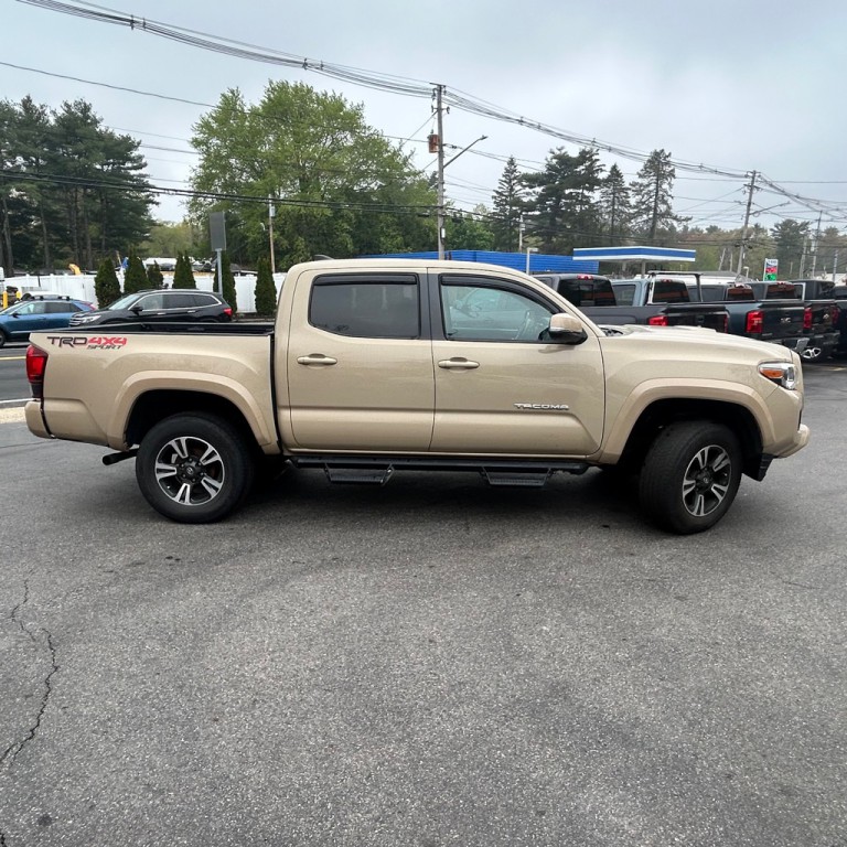 2018 Toyota Tacoma Image 3