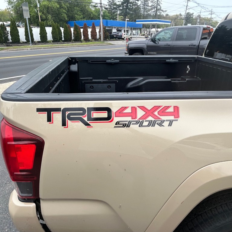 2018 Toyota Tacoma Image 6