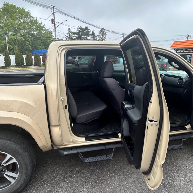 2018 Toyota Tacoma Image 7