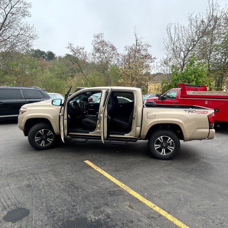 2018 Toyota Tacoma Image 10