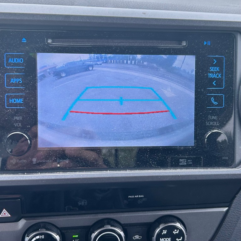 2018 Toyota Tacoma Image 17
