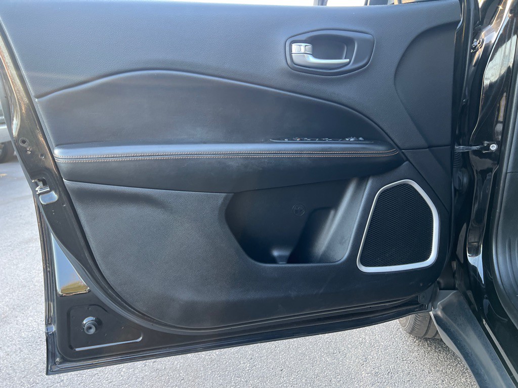 2018 Jeep Compass Image 11
