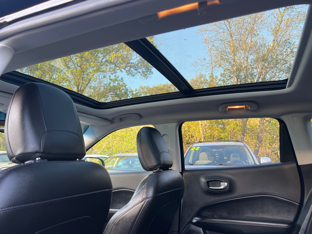 2018 Jeep Compass Image 36