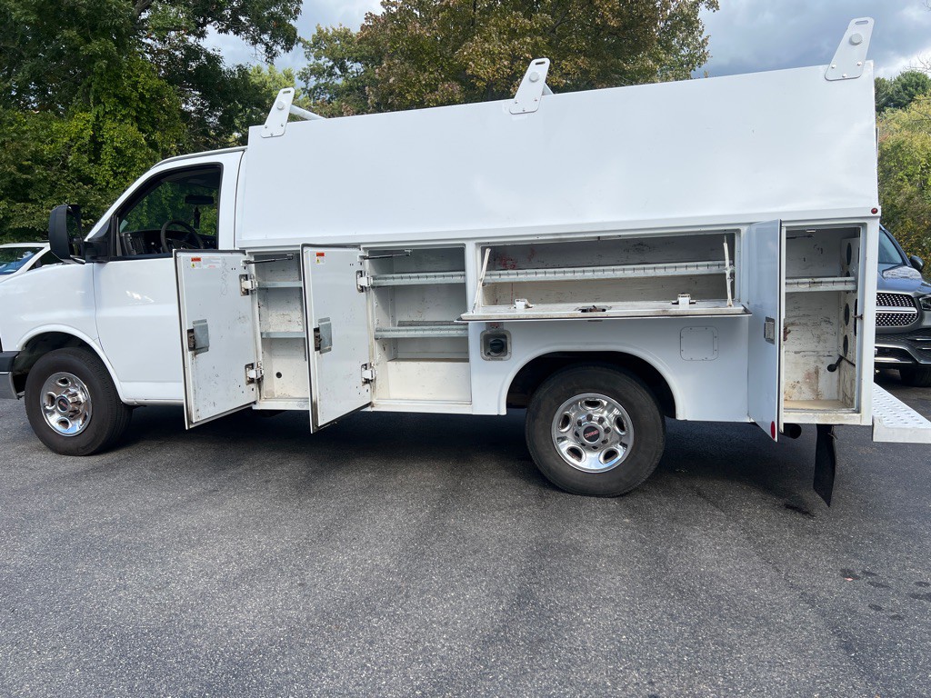 2015 GMC Savana Image 15