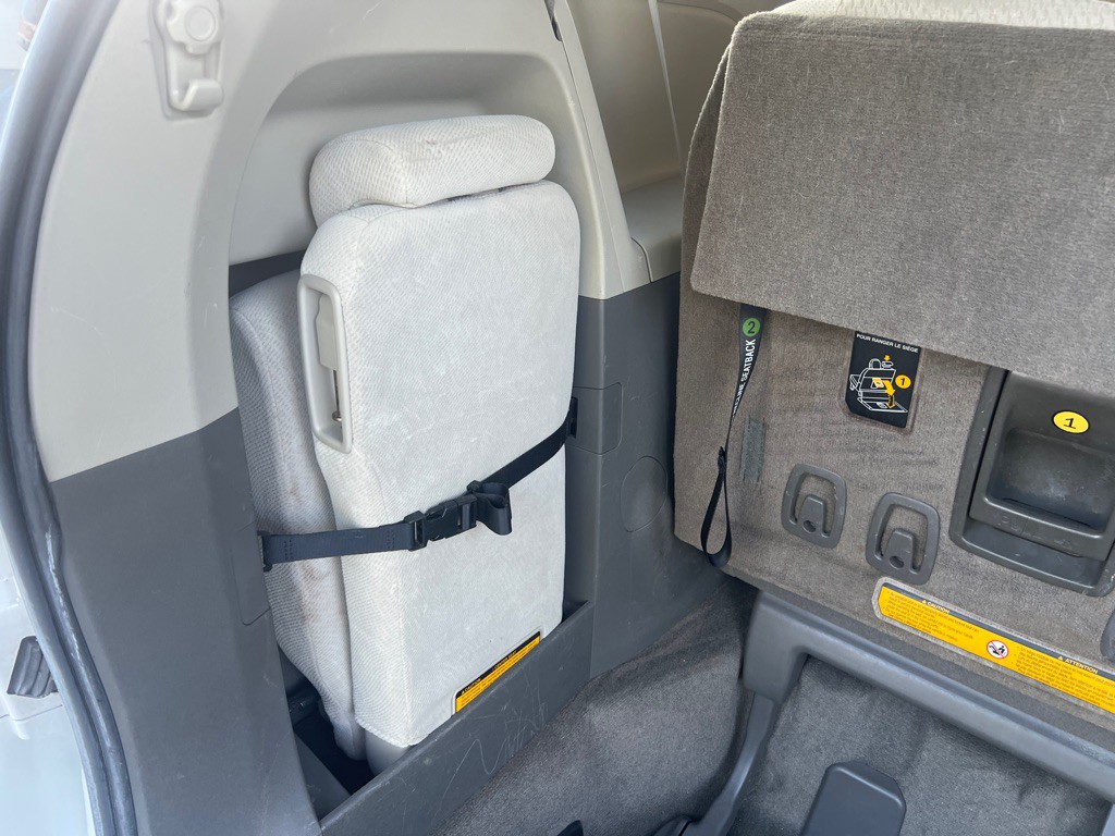 2012 Toyota Sienna Image 7