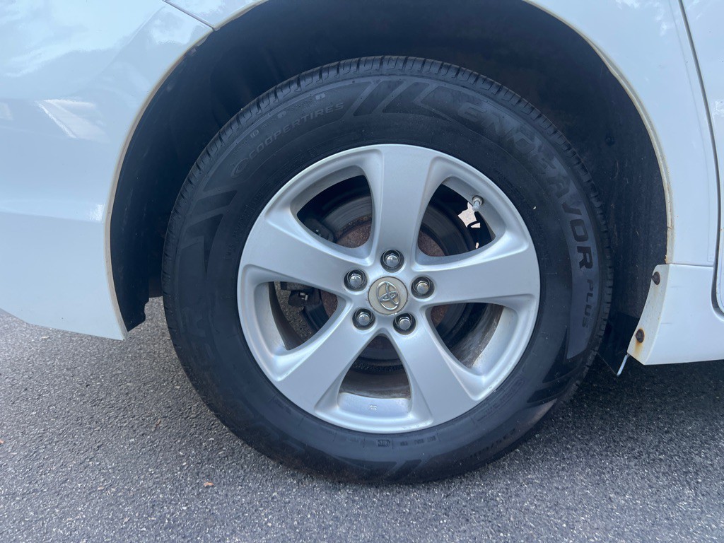 2012 Toyota Sienna Image 36