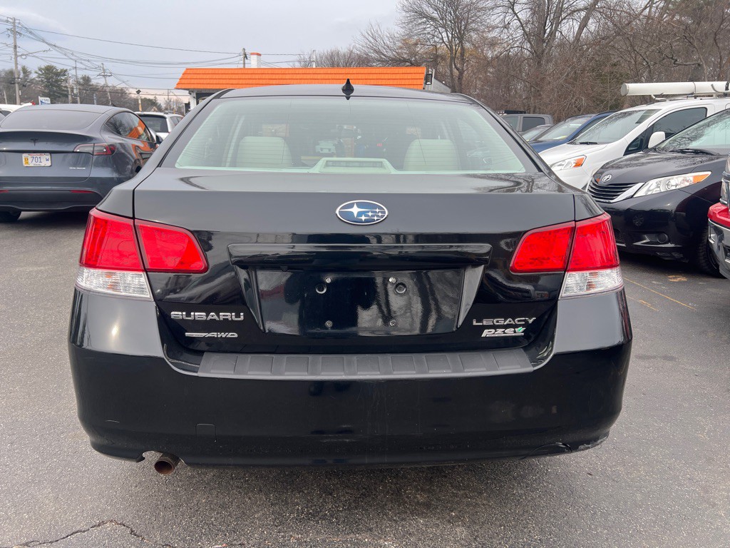 2013 Subaru Legacy Image 4