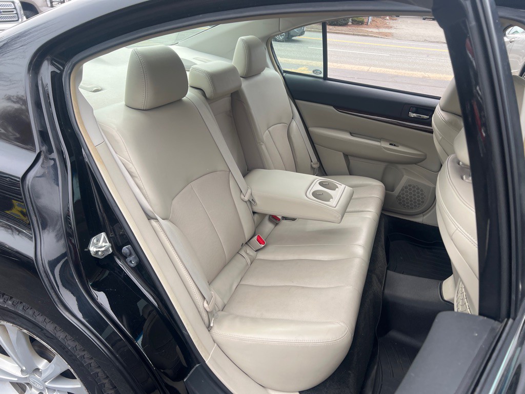 2013 Subaru Legacy Image 16