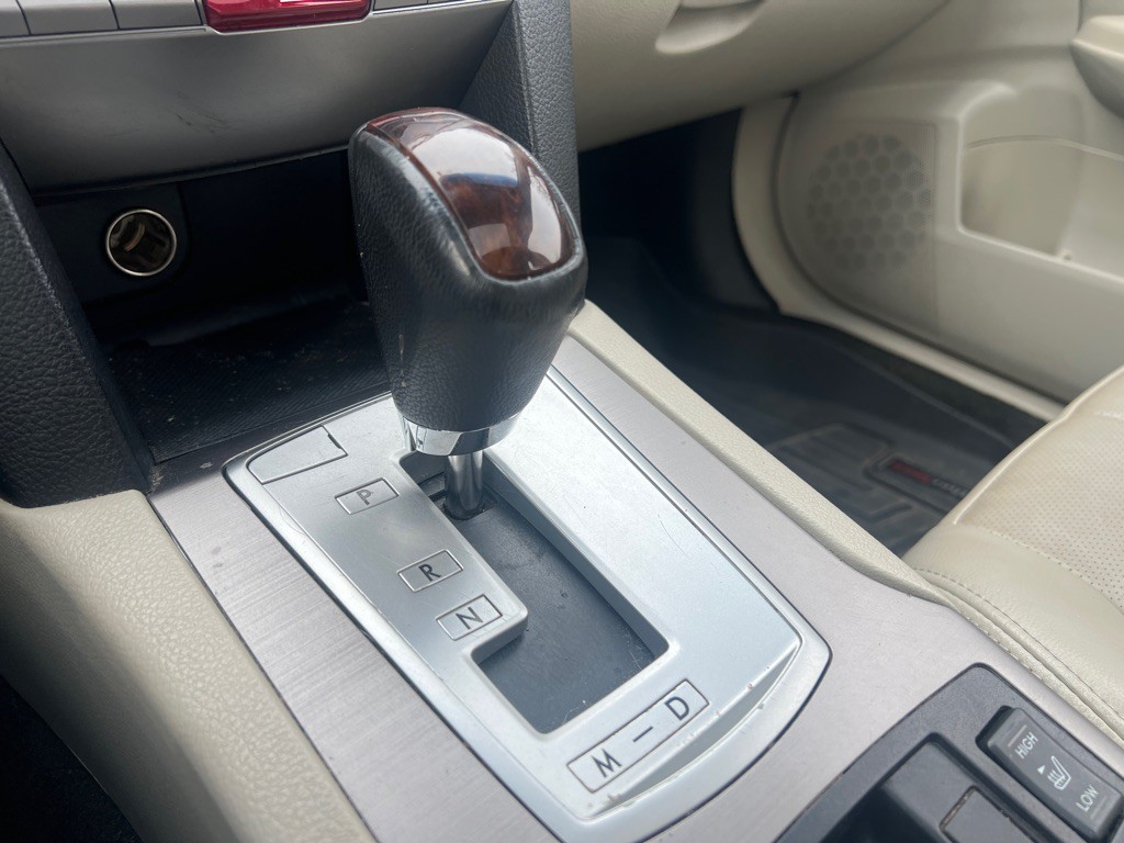 2013 Subaru Legacy Image 21