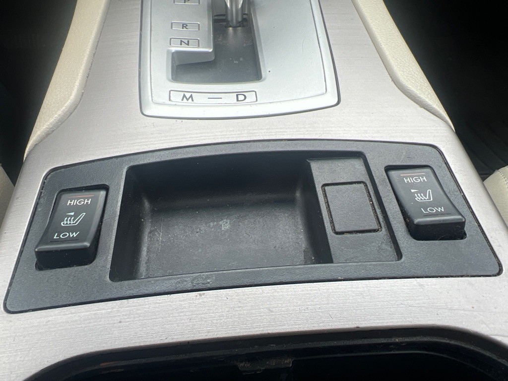 2013 Subaru Legacy Image 24