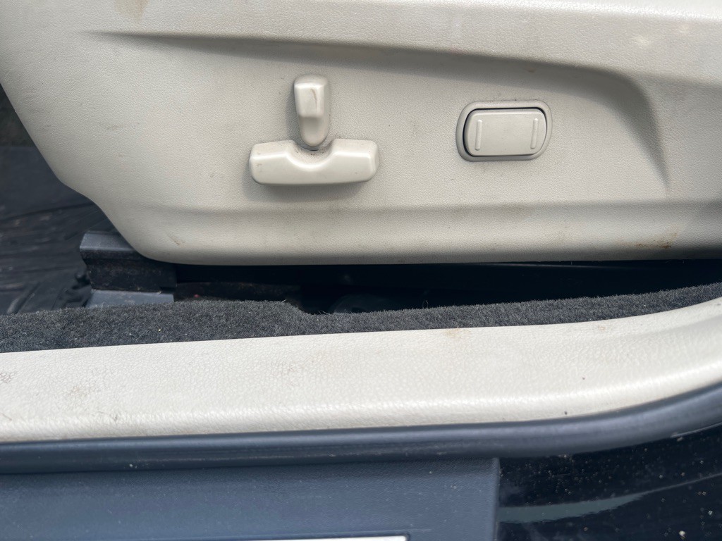 2013 Subaru Legacy Image 28